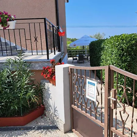 Apartments Baksa Kanfanar Exterior foto
